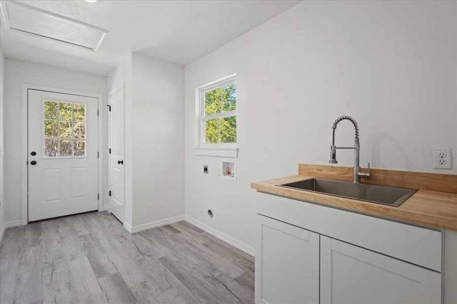 Spacious, unfurnished interior of a new home in , Bell (Image 29).