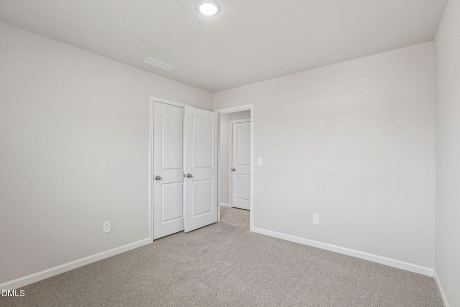 25-web-or-mls-Raleigh - Oak Manor - 908