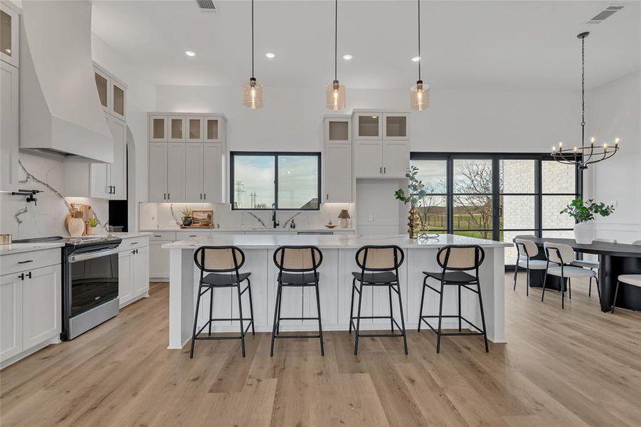 Furnished interior view inside a new home in , Joshua (Image 26).