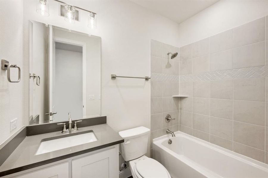 Furnished interior view inside a new home in The Oasis at North Grove 75-80, Waxahachie (Image 14). Furnished interior view inside a new home in The Oasis at North Grove 75-80, Waxahachie (Image 14).