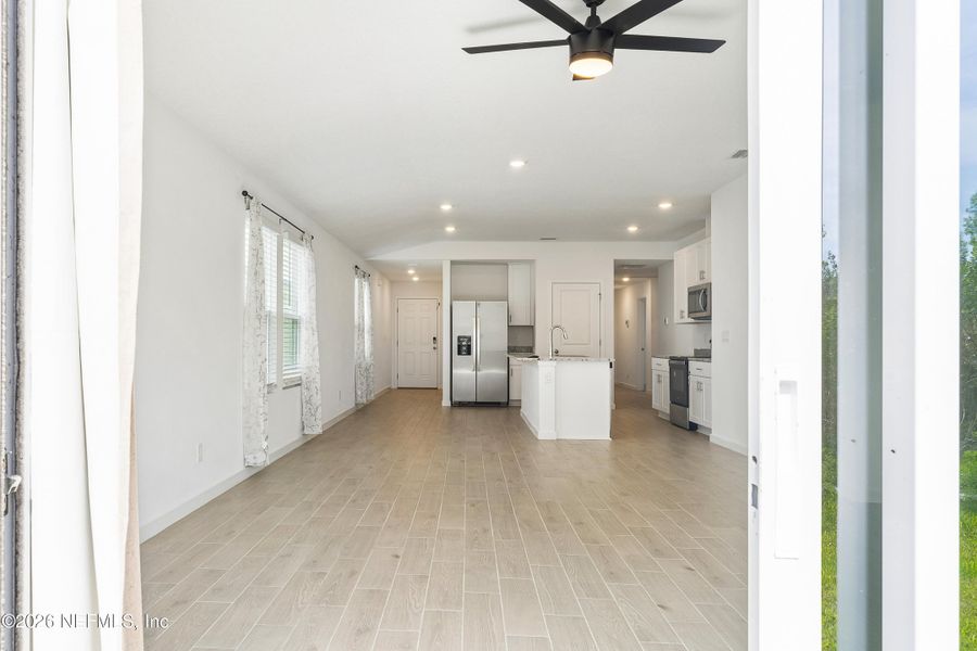 Spacious, unfurnished interior of a new home in Lakes at Bella Lago – Classic Series, Green Cove Springs (Image 24).