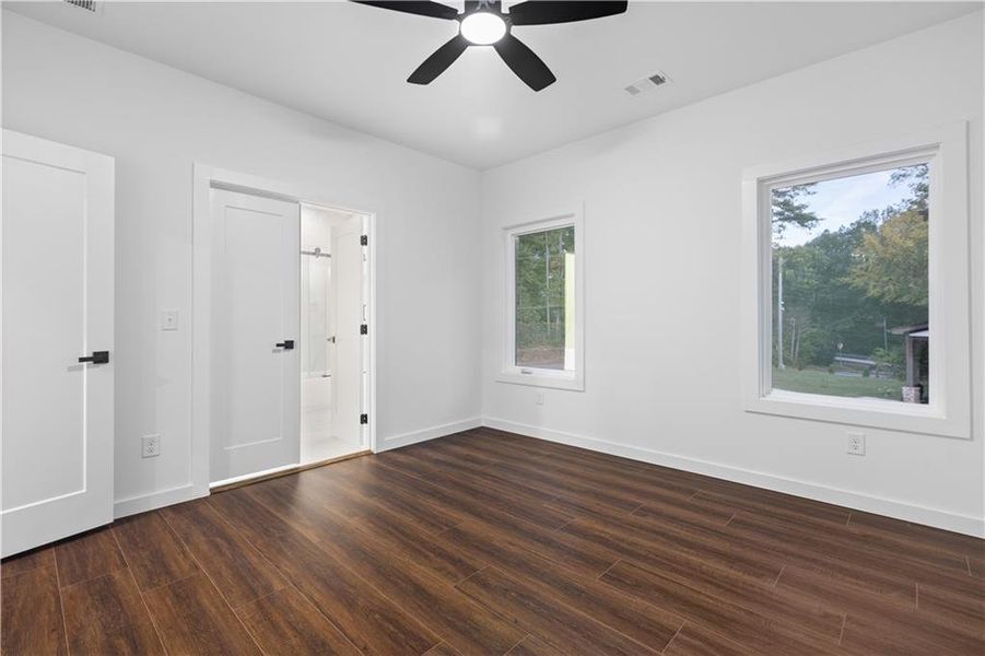 Spacious, unfurnished interior of a new home in , Lawrenceville (Image 16).