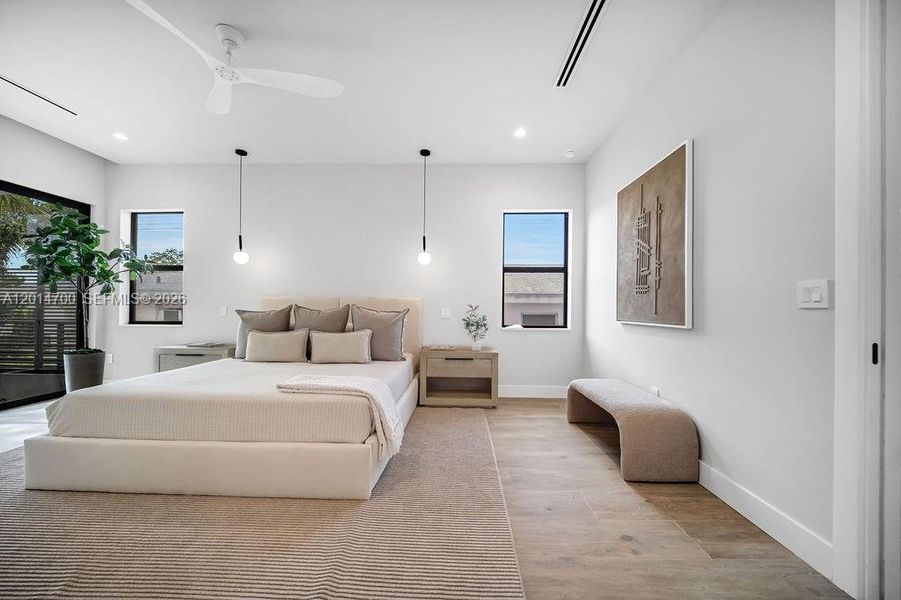 Furnished interior view inside a new home in , Fort Lauderdale (Image 66).