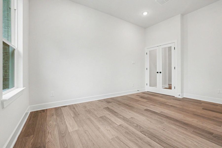 Spacious, unfurnished interior of a new home in Rose Hill Estates, Willis (Image 18).