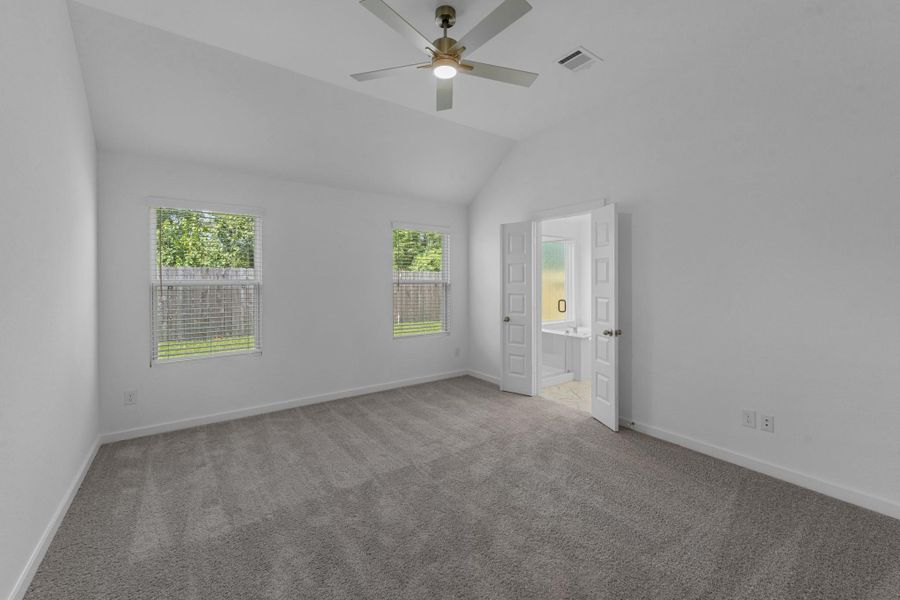 Spacious, unfurnished interior of a new home in Cypresswood Landing, Humble (Image 14).