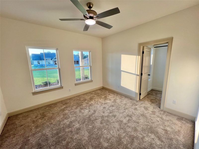 Spacious, unfurnished interior of a new home in , Angleton (Image 42).
