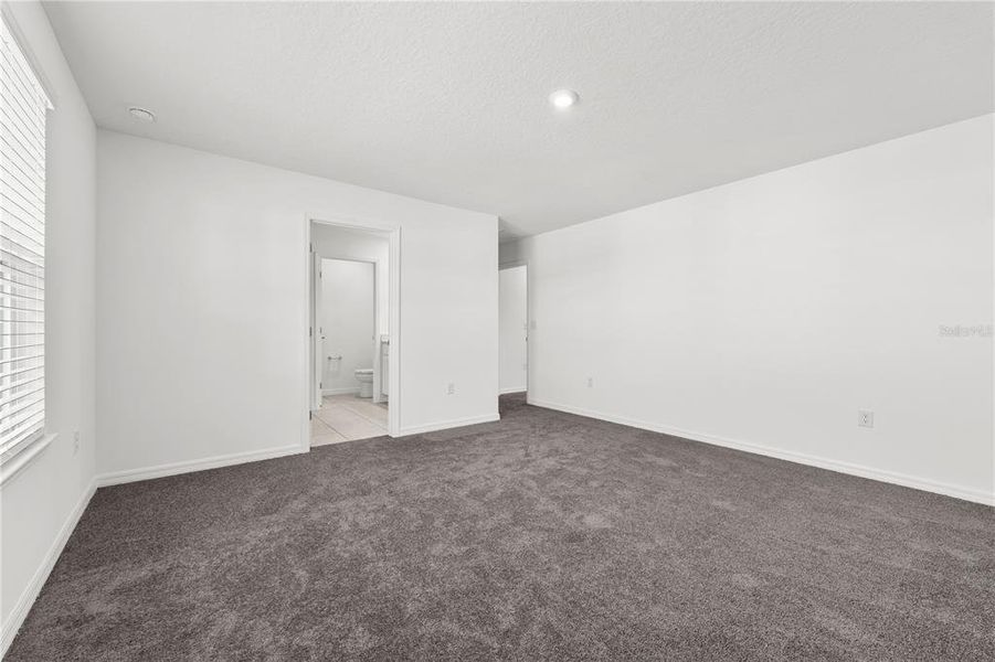 Spacious, unfurnished interior of a new home in Watermark, Cocoa (Image 35).