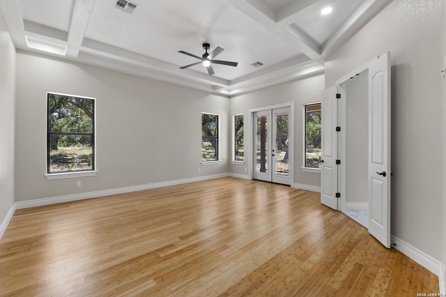 Spacious, unfurnished interior of a new home in , New Braunfels (Image 34).