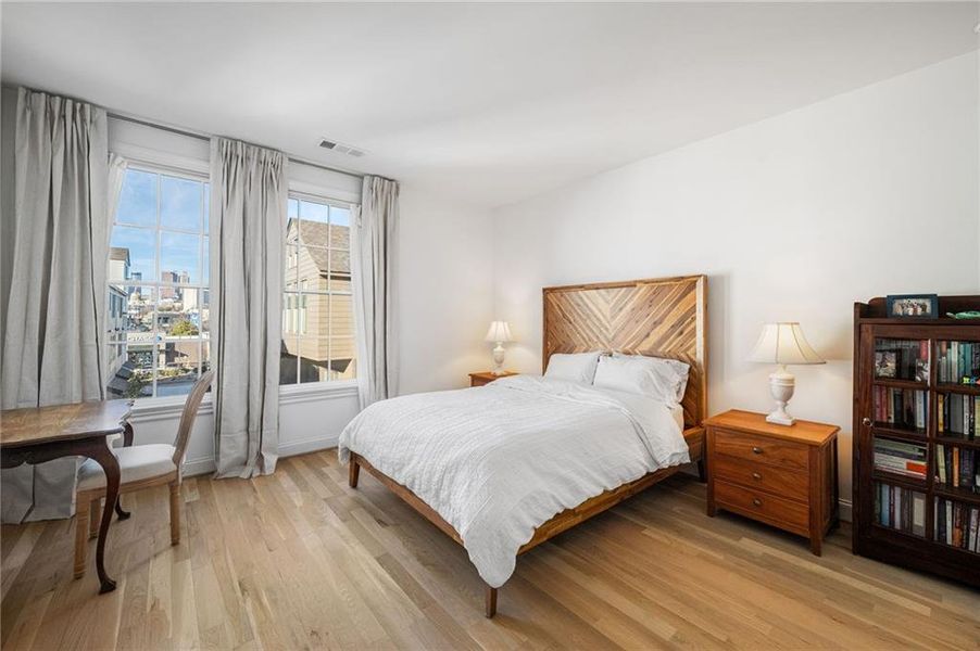 Furnished interior view inside a new home in Summerhill, Atlanta (Image 15).
