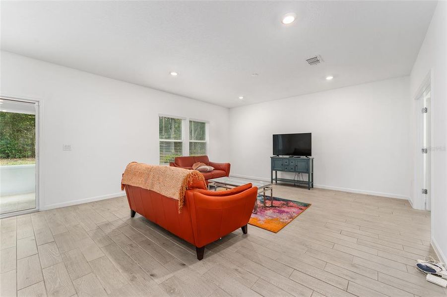 Furnished interior view inside a new home in Liberty Village: Liberty Village - Phase One, Ocala (Image 17).