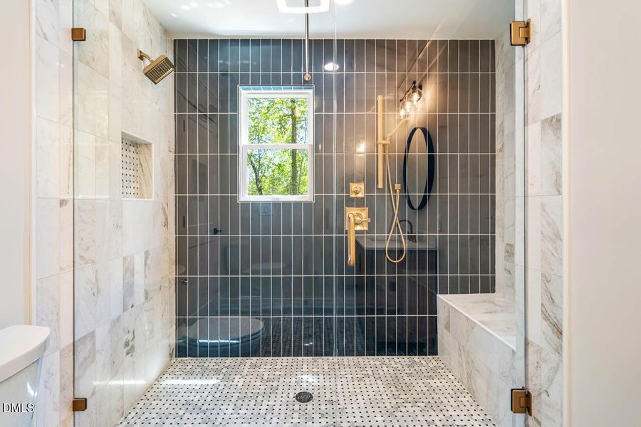 BR 3 shower