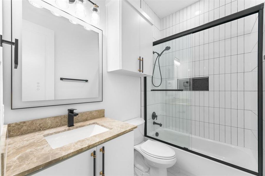 Furnished interior view inside a new home in , Dallas (Image 9).