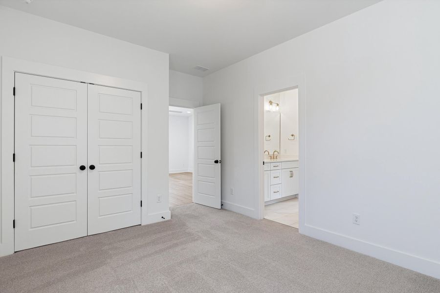 Spacious, unfurnished interior of a new home in , Summerville (Image 27). Spacious, unfurnished interior of a new home in , Summerville (Image 27).
