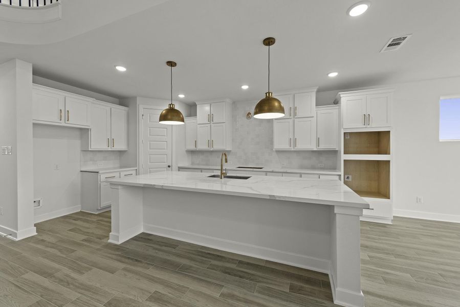 Representative image. Features, selections and colors may vary. Representative image. Features, selections and colors may vary.