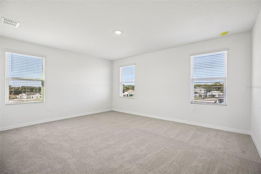Spacious, unfurnished interior of a new home in , Lady Lake (Image 31).