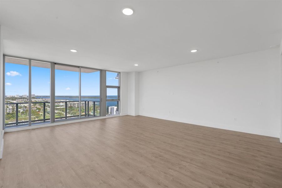 220 Lake Shore Drive - 4.jpg-FULL