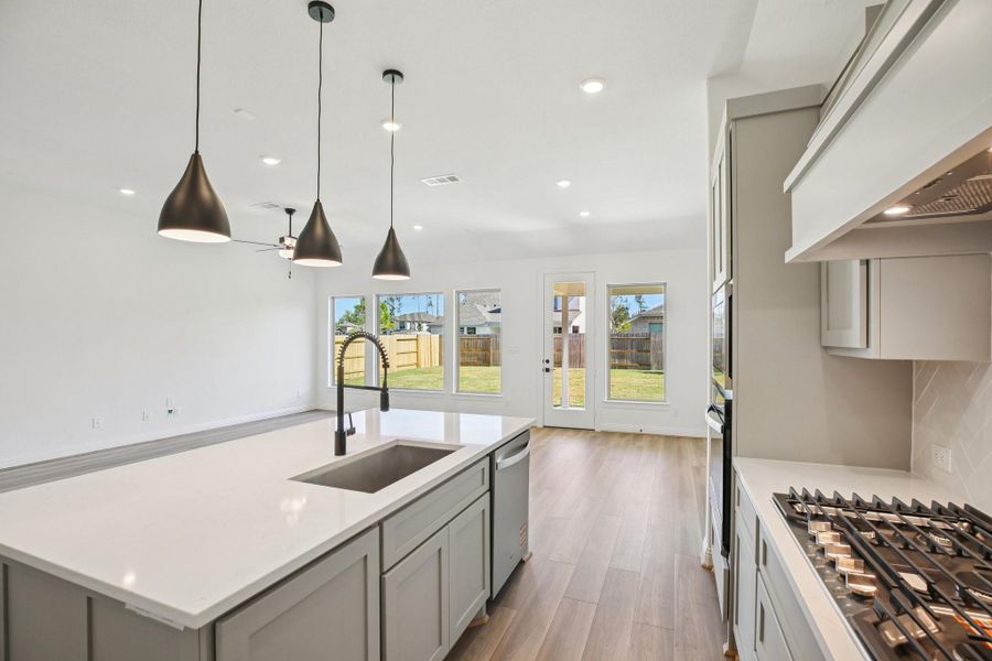 Furnished interior view inside a new home in Evergreen 50', Conroe (Image 11).