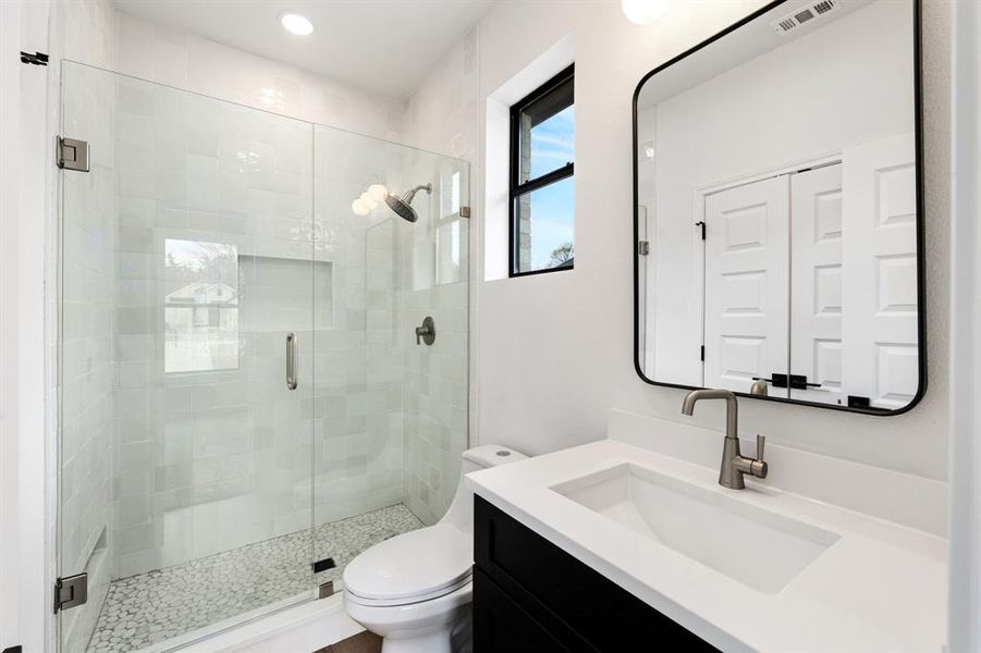 Furnished interior view inside a new home in , Glenn Heights (Image 6).