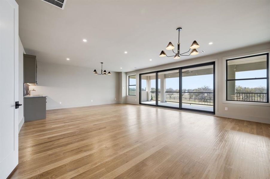 Spacious, unfurnished interior of a new home in Fleming Pointe, Fort Worth (Image 35).