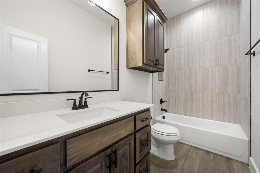4867 Prairie Sky- Bathroom-3