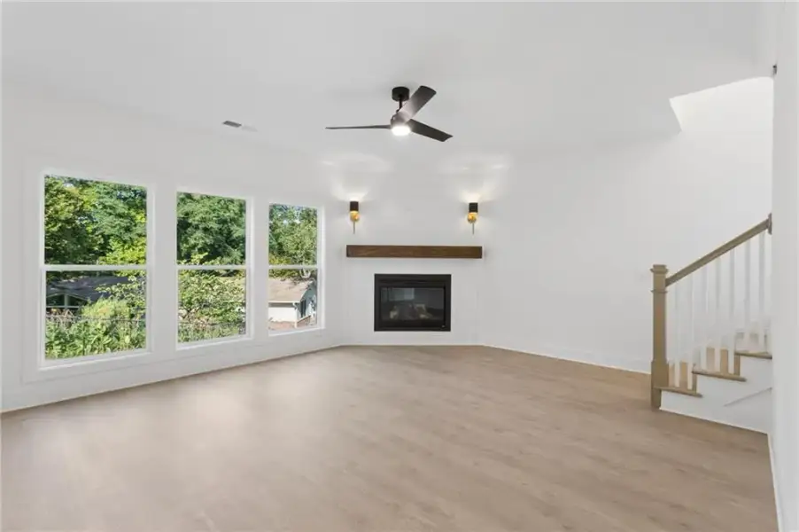 Spacious, unfurnished interior of a new home in , Atlanta (Image 25).