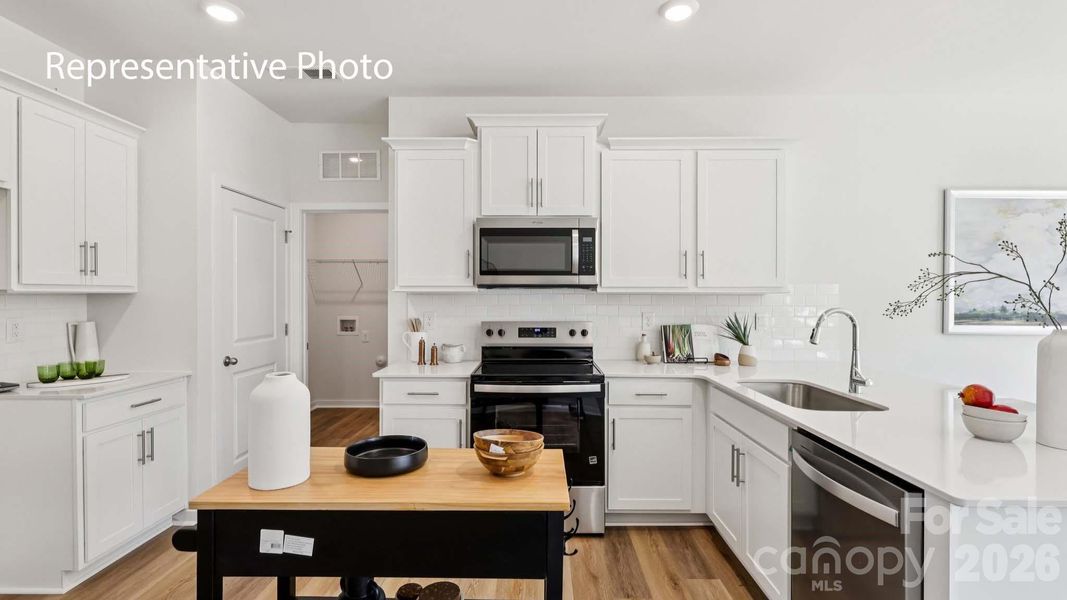 Furnished interior view inside a new home in Stanton, Richburg (Image 9).