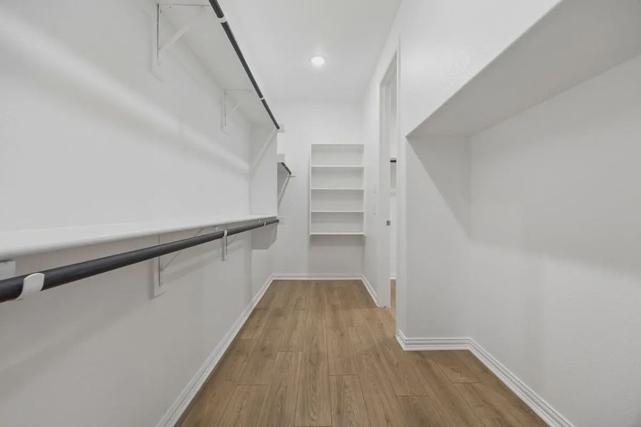 Spacious, unfurnished interior of a new home in Avondale, Fate (Image 24).