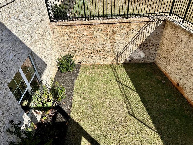 Exterior details and patio area of a home in , Jefferson (Image 4).