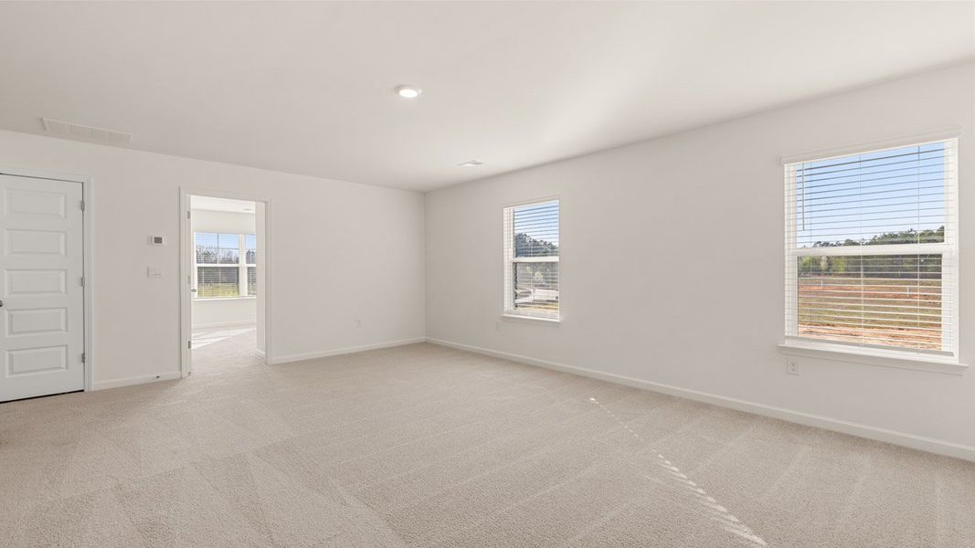 Representative unfurnished interior of a home built from the Edison by D.R. Horton in Heritage Pointe, Senoia (Image 21).