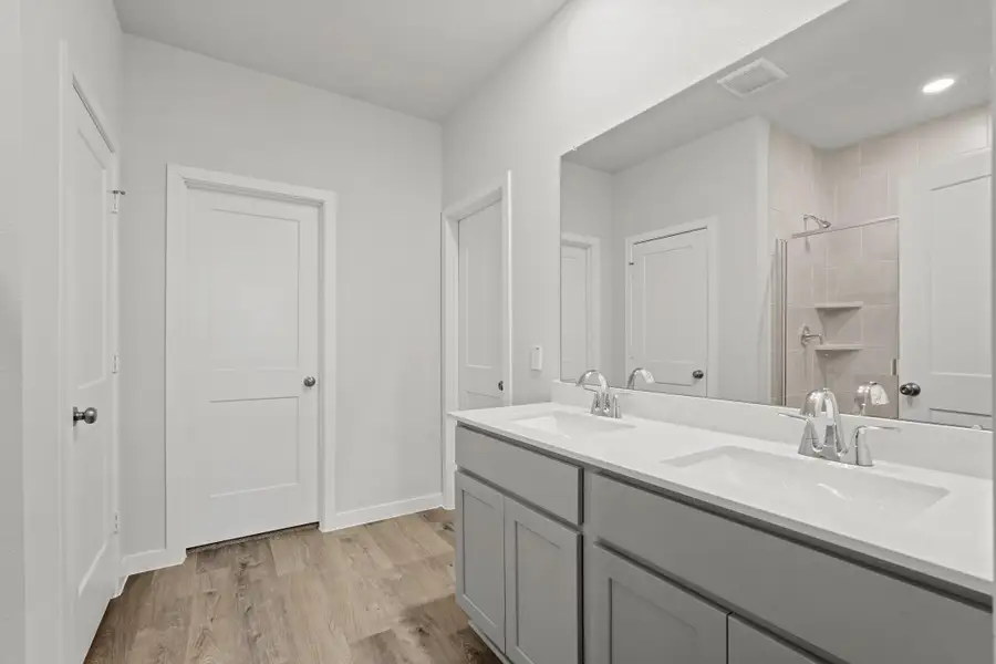 Furnished interior view inside a new home in Lago Mar, Texas City (Image 6).