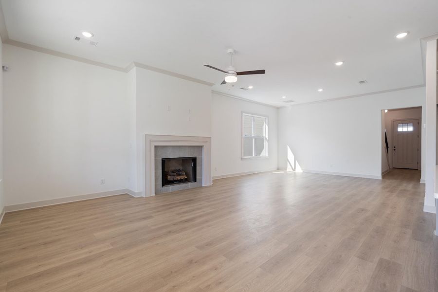 Spacious, unfurnished interior of a new home in Lockwood, Collierville (Image 19).