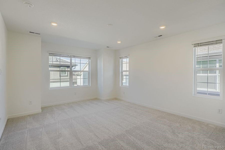 Spacious, unfurnished interior of a new home in Parterre: The Skyline Collection, Thornton (Image 10).