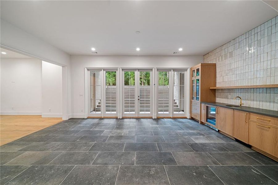 Spacious, unfurnished interior of a new home in , Atlanta (Image 61).