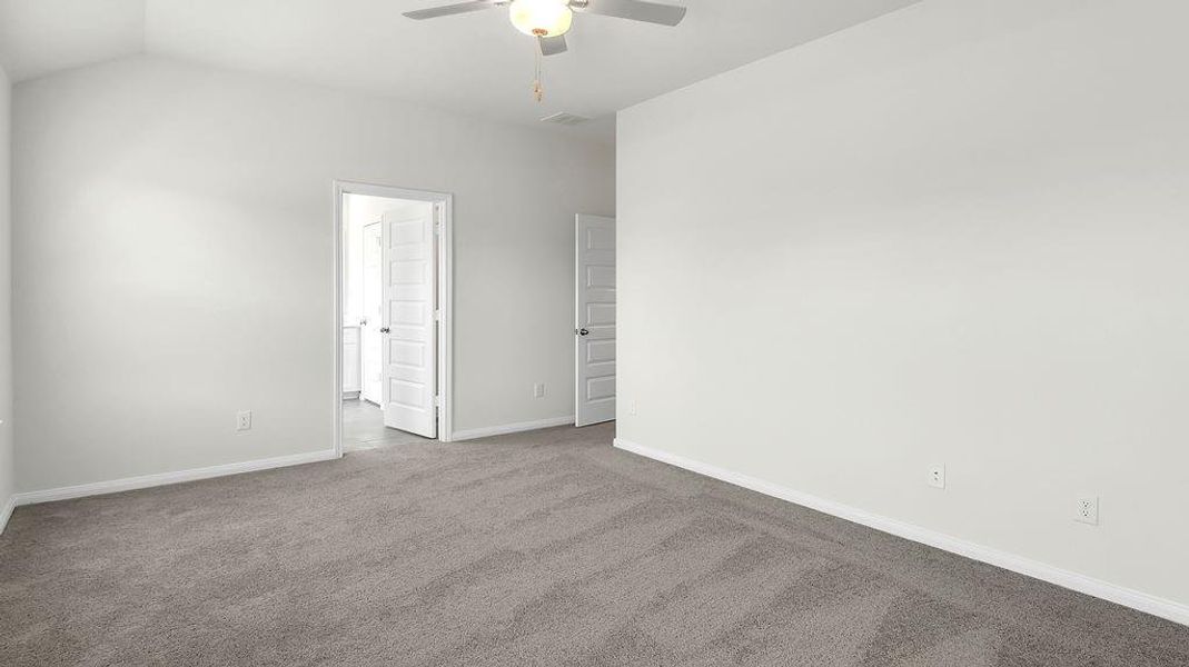 Spacious, unfurnished interior of a new home in Aldine Pines, Houston (Image 37).