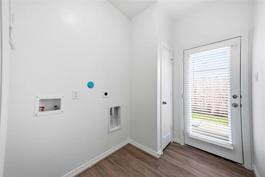 Spacious, unfurnished interior of a new home in , Houston (Image 21).