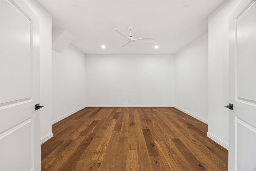 Spacious, unfurnished interior of a new home in , Houston (Image 20).
