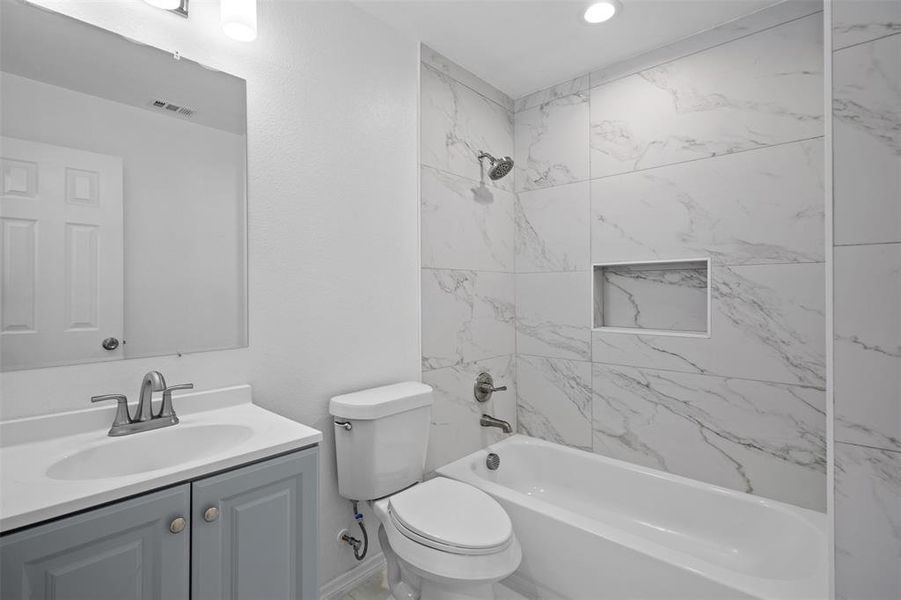 Furnished interior view inside a new home in , Dallas (Image 5). Furnished interior view inside a new home in , Dallas (Image 5).