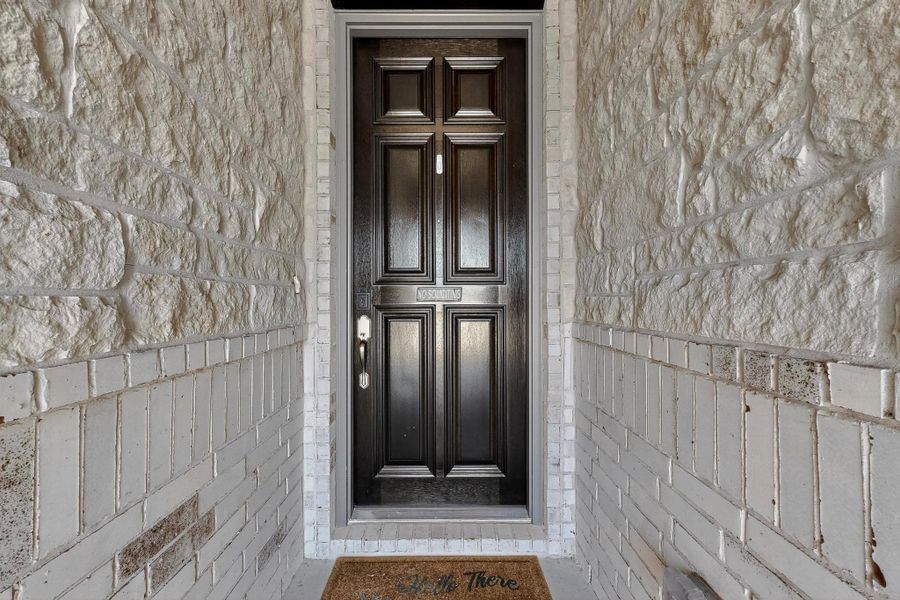 Exterior details and patio area of a home in Salerno - Hallmark Collection, Round Rock (Image 3).