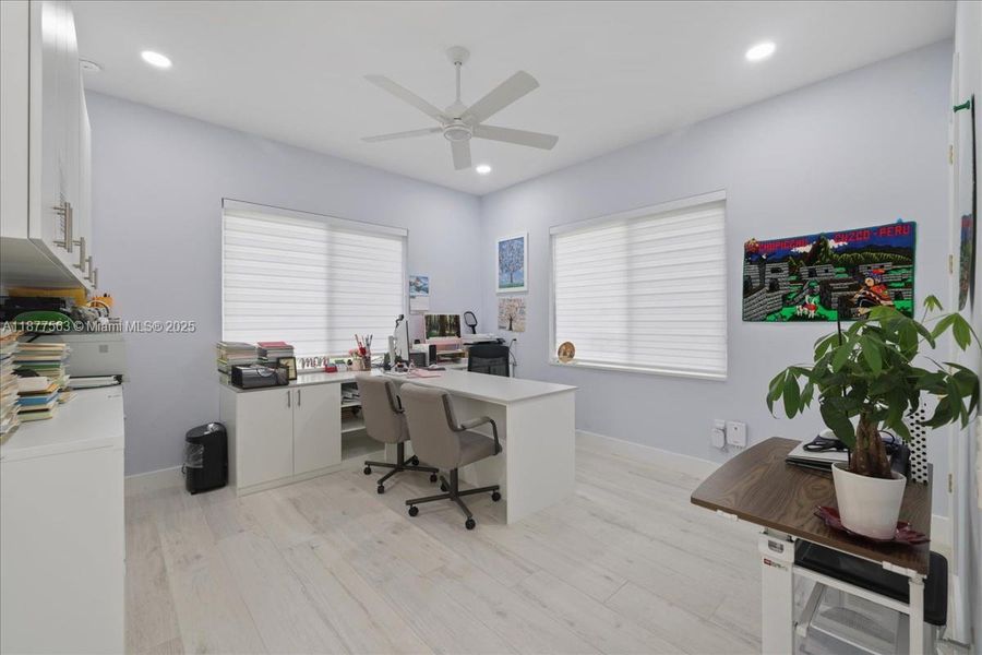 Furnished interior view inside a new home in , Lehigh Acres (Image 10).