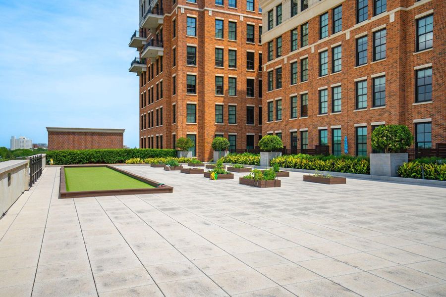 Condo located in Charleston, SC showcasing its design and architecture (Image 5). Condo located in Charleston, SC showcasing its design and architecture (Image 5).