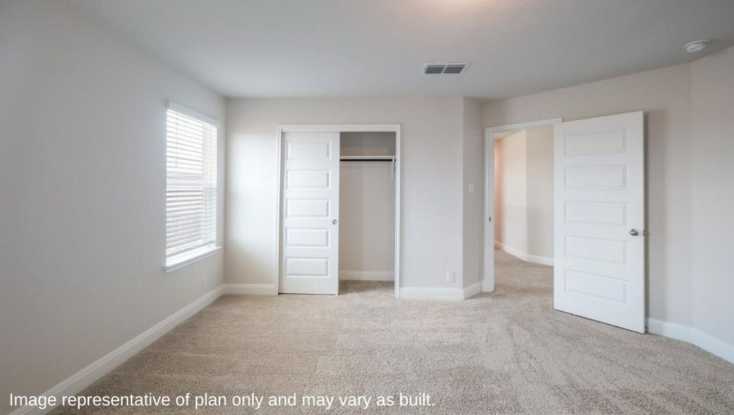 Representative unfurnished interior of a home built from the The Clydesdale by D.R. Horton in Veranda, San Antonio (Image 31).