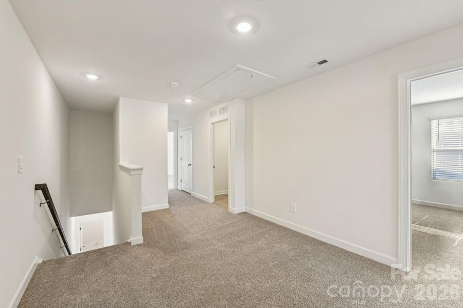 Spacious, unfurnished interior of a new home in Galloway Ridge, Charlotte (Image 24).