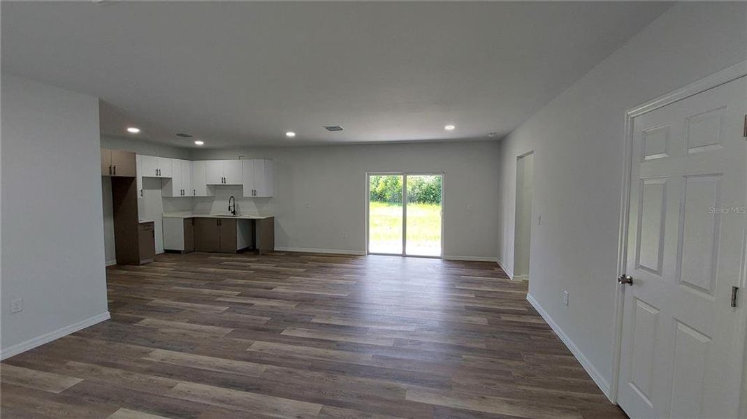 Image 14 of a home in . Image 14 of a home in .