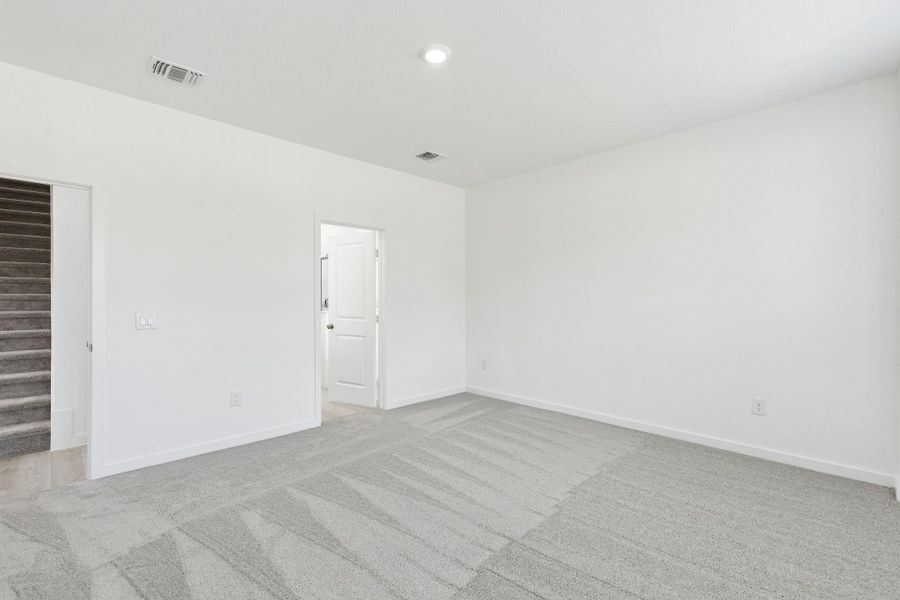 Spacious, unfurnished interior of a new home in Windcress, Cove (Image 30).