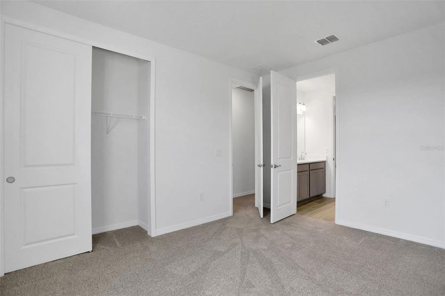 Spacious, unfurnished interior of a new home in Turnleaf, Punta Gorda (Image 38).