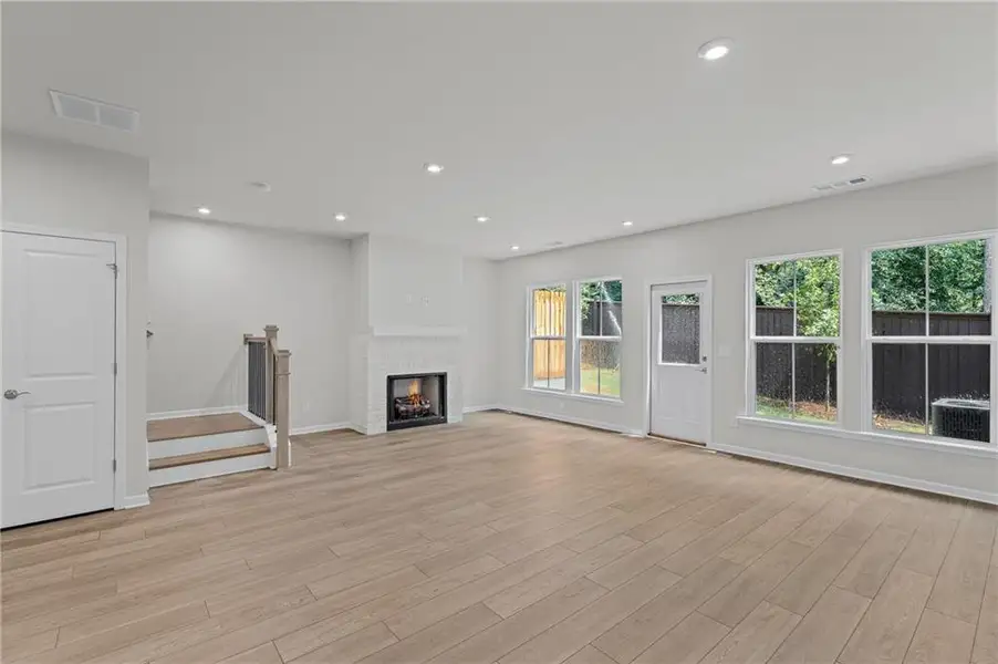 Spacious, unfurnished interior of a new home in Ansley Towns, Cumming (Image 16).