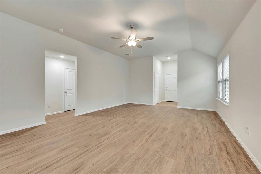 Spacious, unfurnished interior of a new home in ValleyBrooke, Mesquite (Image 30).
