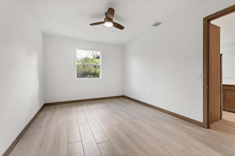 Spacious, unfurnished interior of a new home in , Rotonda West (Image 33).