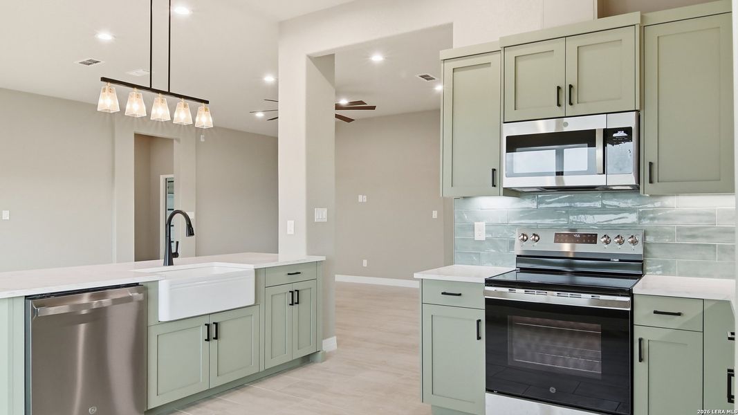 Furnished interior view inside a new home in , Uvalde (Image 7).