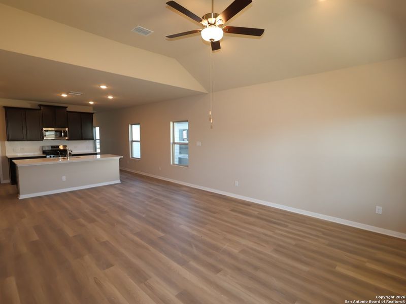 Spacious, unfurnished interior of a new home in Winding Brook, San Antonio (Image 23).